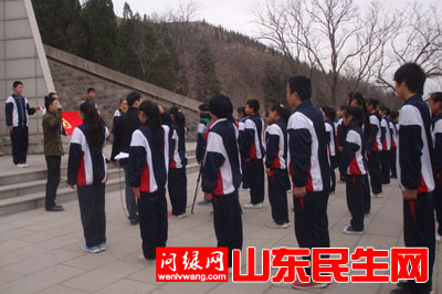 桓台县果里中学:缅怀祭先烈 展望中国梦3.jpg